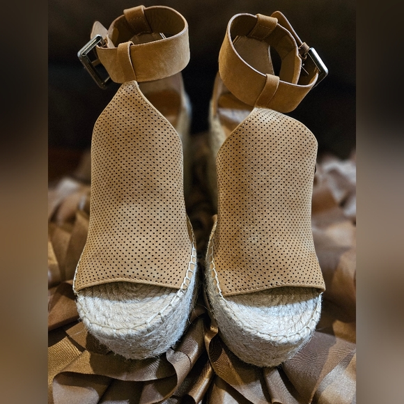 Marc Fisher Natural Suede “Annie” Wedges - Picture 8 of 13